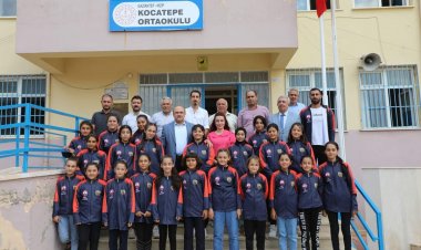 Belediye Başkanı Sarı’dan başarılı öğrencilere ödül