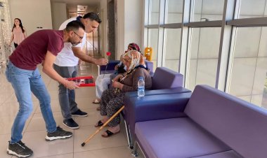 Ak Parti Sosyal Politikalar Başkanlığından Huzurevi Ziyareti