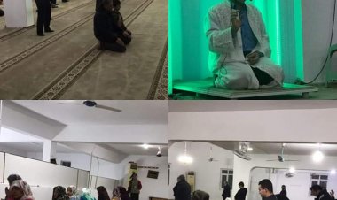 Biz Bir Aileyiz Cuma Gecesi Ailece Camideyiz