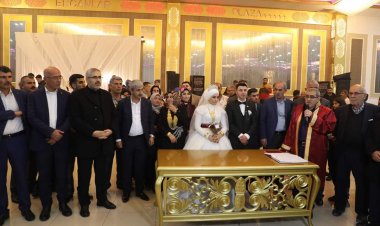 Bulut ve Toksöz ailesinin mutlu günü