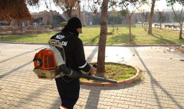 Belediye ekiplerinin temizlik çalışmaları devam ediyor