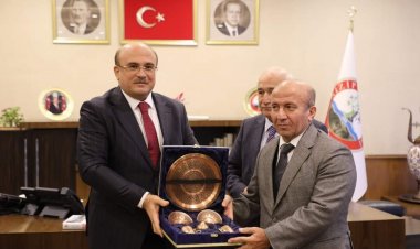 TOBB Başkanı Hisarcıklıoğlu’ndan Nizip Belediyesi’ne ziyaret