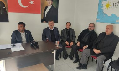 İyi Parti Gaziantep ve Nizip Teşkilatı depremzedelerin yaralarını sarıyor