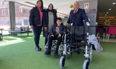 11 Yaşındaki Çocuğa Tekerlekli Sandalye Yardımı