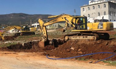 Nurdağı'nda kalıcı konutlar için ilk kazma vuruldu