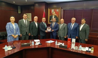 NTO BAŞKANI MEHMET ÖZYURT, ÖZBEKİSTAN BÜYÜKELÇİSİ İLE GAZİANTEP’TE DÜZENLENEN BAŞKANLAR TOPLANTISINA KATILDI