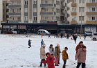 Nizip’te Kar Sevinci: Çocuklar Karda Doyasıya Eğlendi