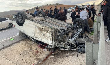 Nizip–Gaziantep Karayolunda Korkutan Tek Taraflı Kaza: Sürücü Yaralandı, Araçta Ağır Hasar