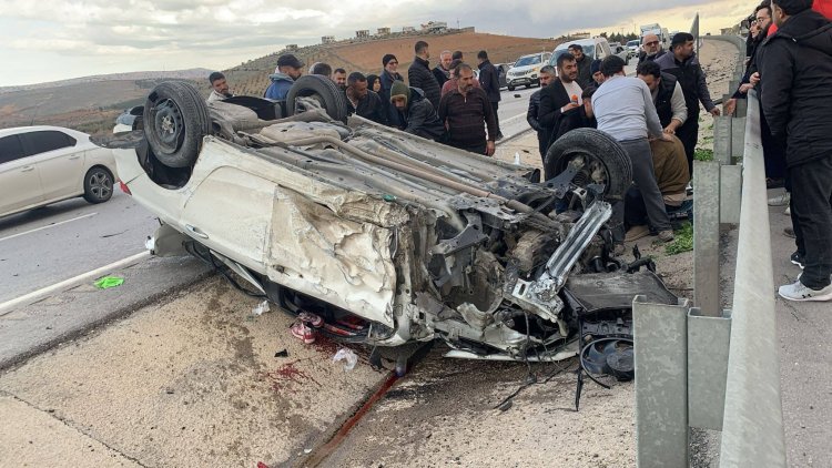 Nizip–Gaziantep Karayolunda Korkutan Tek Taraflı Kaza: Sürücü Yaralandı, Araçta Ağır Hasar