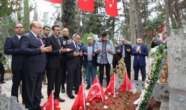 Çağlar ve Sarı Ayşenur Öğretmeni unutmadı