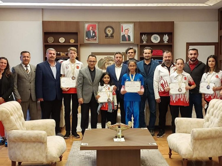 Şampiyonlar'dan Kaymakam Çağlar'a Ziyaret