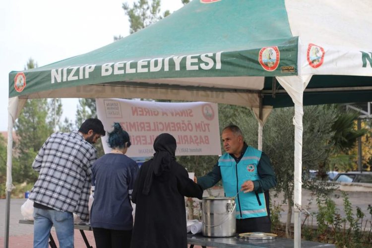 Nizip Belediyesi’nden öğrencilere çorba ikramı 