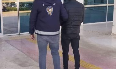 Hırsızlıktan aranan şahıs yakalandı.