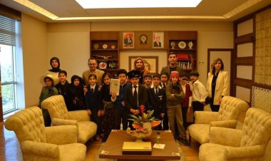 Minik öğrencilerden Kaymakam Çağlar'a Ziyaret