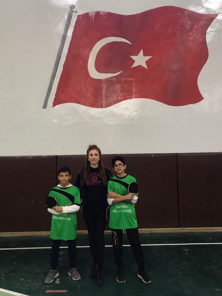 Masa Tenisi B Gurubu Birincisi Yunus Emre Ortaokulu