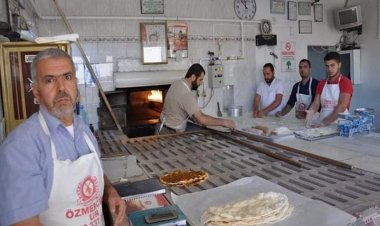 Nizip'te ekmeğe zam uygulanmaya başladı