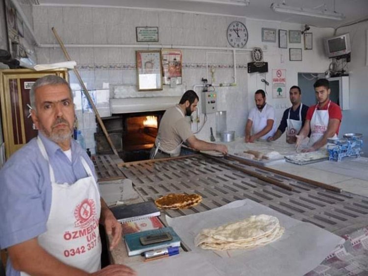 Nizip'te ekmeğe zam uygulanmaya başladı 