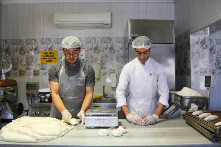 Glutensiz bir başka kafe, depremzede çölyak hastalarına yaklaşık 12 bin ekmek dağıttı