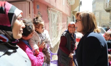 Fatma Şahin, 8 Şubat Mahallesi’ni ziyaret etti