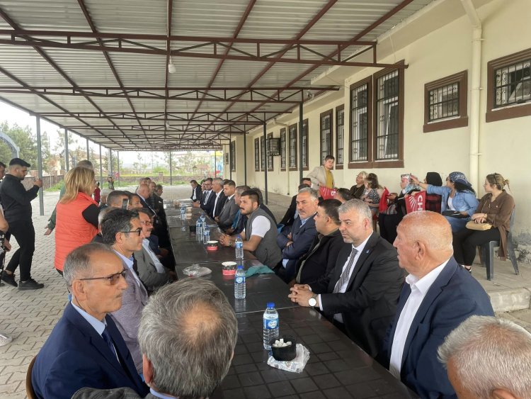 Milletvekili Adayları Vatandaşı Dinliyor