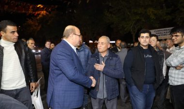 Gündüz esnaf ziyareti, gece seçim bürosunda