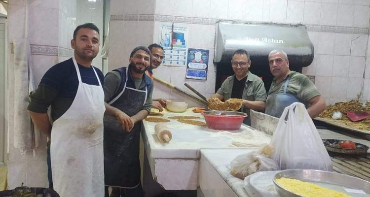 Kaymakam Çağlar, Lahmacun İçin Fırın Başına Geçti