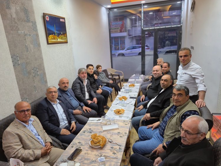 Nizip Gazeteciler Derneği Üyeleri İftar Yemeğinde Bir Araya Geldi