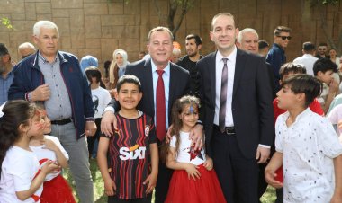 Nizip'te 23 Nisan Coşkusu Osmanlı Parkı'nı sardı