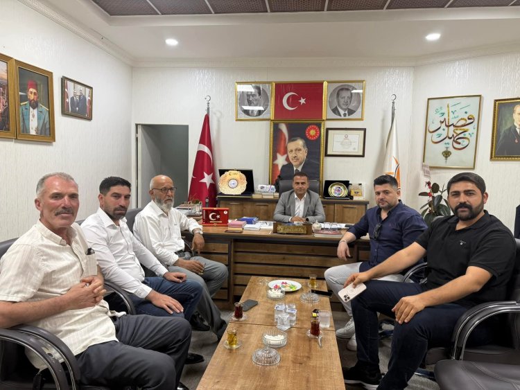 AK Parti Nizip İlçe Başkanlığı’nda Nöbetçi Yönetim Kurulu Üyesi Hasan Polat Yoğun Ziyaretçileri Ağırladı