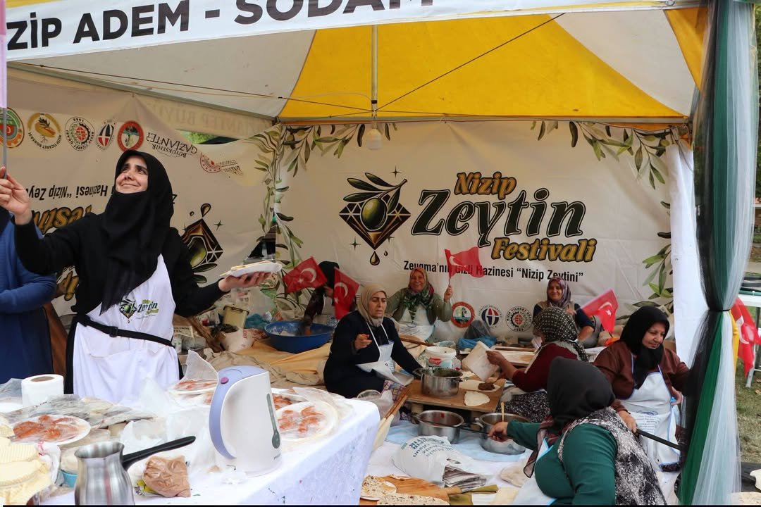 NİZİP ZEYTİN FESTİVALİ’NDE STANTLAR PROTOKOL TARAFINDAN GEZİLDİ