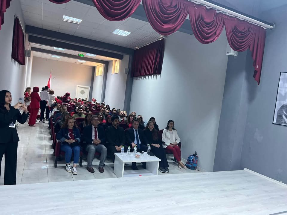 NİZİP TÜRK AMERİKAN KOLEJİ’NDE 29 EKİM CUMHURİYET BAYRAMI COŞKUSU