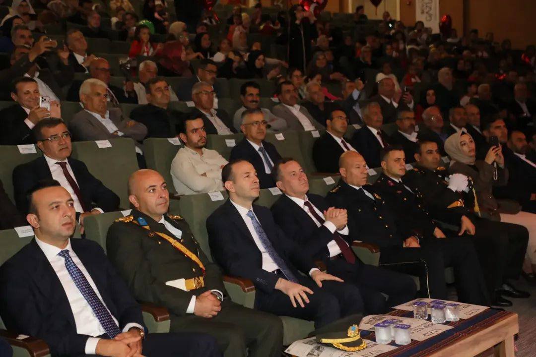 NİZİP’TE CUMHURİYETİMİZİN 103. YIL DÖNÜMÜ COŞKUYLA KUTLANDI
