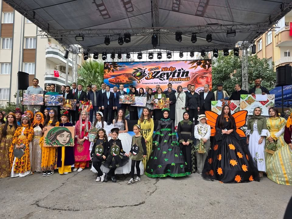 NİZİP ZEYTİN FESTİVALİ COŞKULU TÖRENLE AÇILDI: PROTOKOLDEN YOĞUN KATILIM!