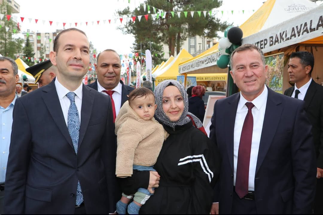 NİZİP ZEYTİN FESTİVALİ’NDE STANTLAR PROTOKOL TARAFINDAN GEZİLDİ