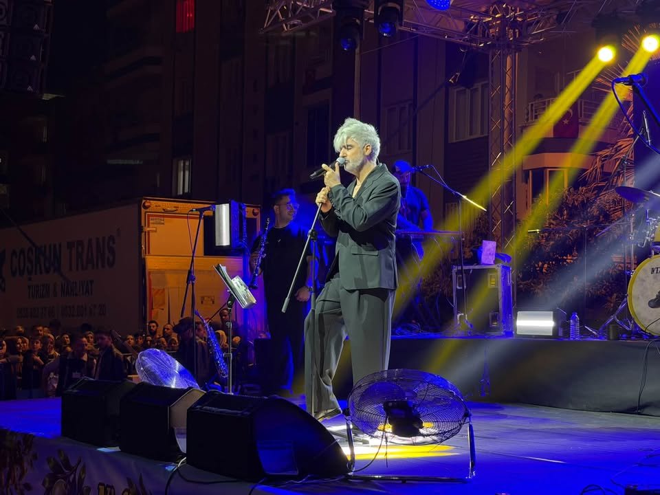 NİZİP’TE MANUŞ BABA RÜZGÂRI! FESTİVAL COŞKUSU ZİRVEYE ULAŞTI