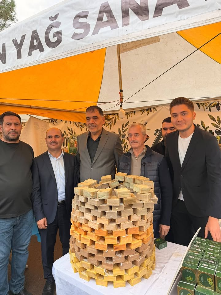 FATMA ŞAHİN VE MEHMET TAHMAZOĞLU’NDAN DOKTOROĞLU SABUN STANDINA ZİYARET
