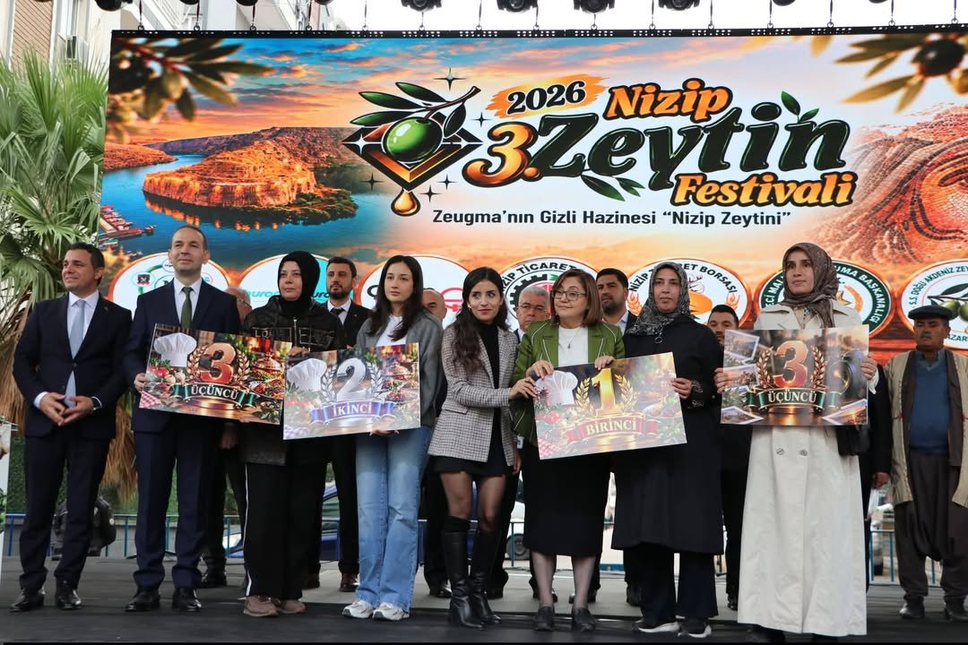 NİZİP ZEYTİN FESTİVALİ COŞKULU TÖRENLE AÇILDI: PROTOKOLDEN YOĞUN KATILIM!