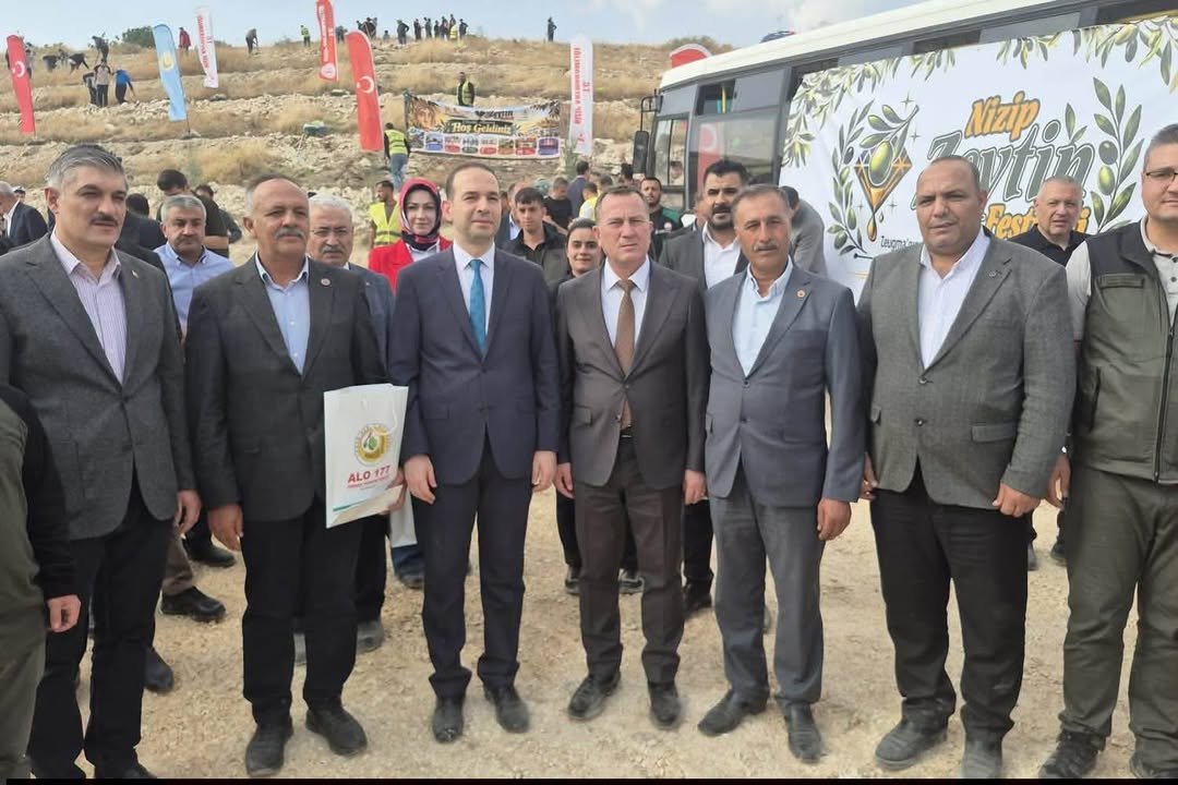 NİZİP ZEYTİN FESTİVALİ SAMANLI MAHALLESİ’NDE FİDAN DİKİMİYLE BAŞLADI