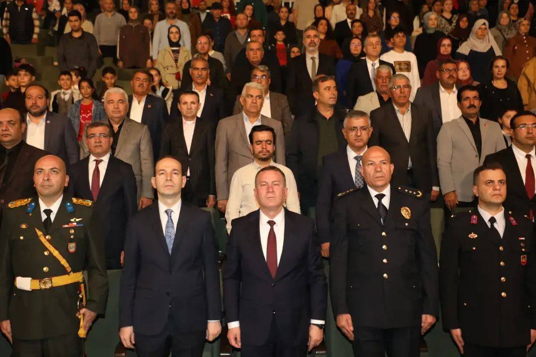 NİZİP’TE CUMHURİYETİMİZİN 103. YIL DÖNÜMÜ COŞKUYLA KUTLANDI
