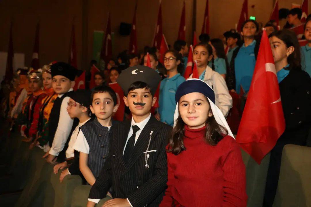NİZİP’TE CUMHURİYETİMİZİN 103. YIL DÖNÜMÜ COŞKUYLA KUTLANDI