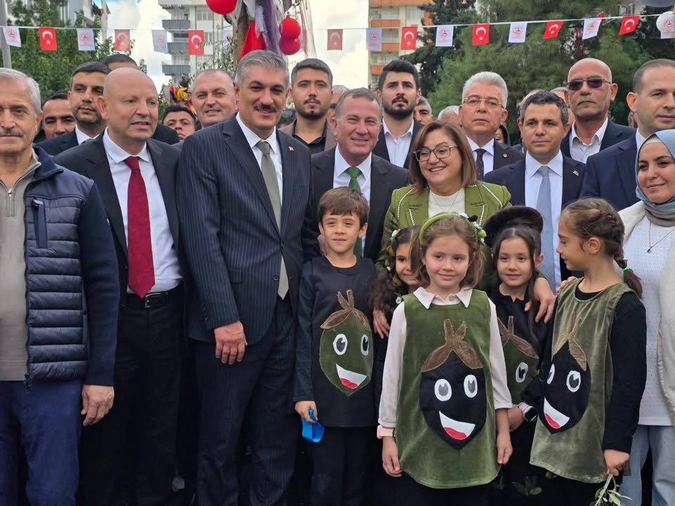 NİZİP ZEYTİN FESTİVALİ COŞKULU TÖRENLE AÇILDI: PROTOKOLDEN YOĞUN KATILIM!