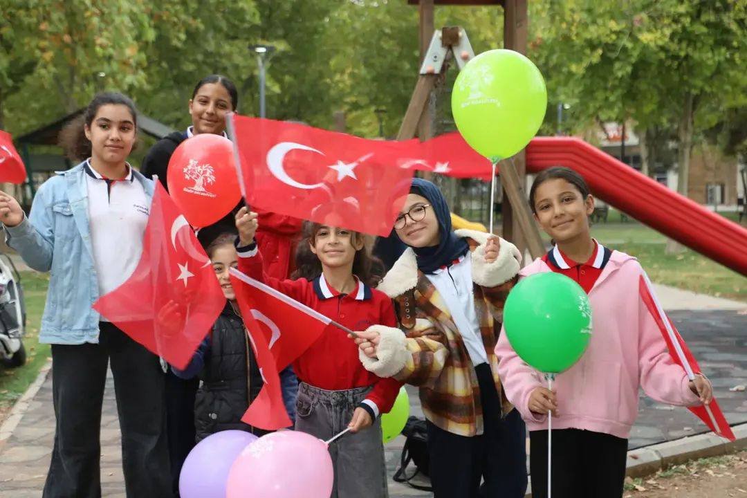 NİZİP’TE CUMHURİYETİMİZİN 103. YIL DÖNÜMÜ COŞKUYLA KUTLANDI