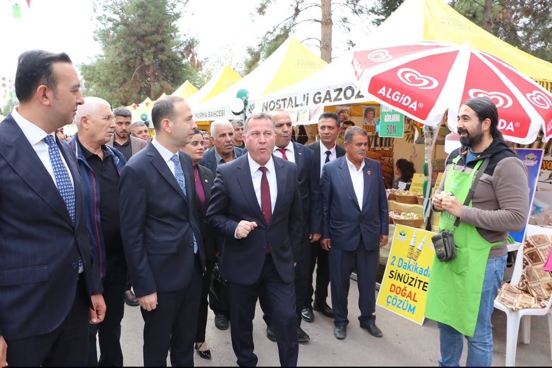 NİZİP ZEYTİN FESTİVALİ’NDE STANTLAR PROTOKOL TARAFINDAN GEZİLDİ