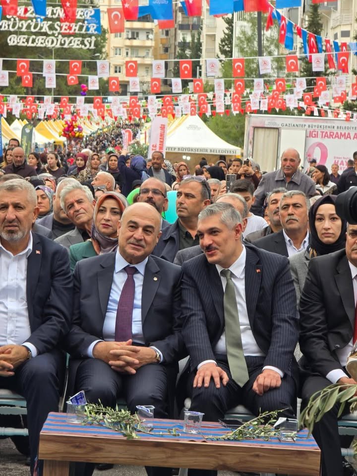 NİZİP ZEYTİN FESTİVALİ COŞKULU TÖRENLE AÇILDI: PROTOKOLDEN YOĞUN KATILIM!