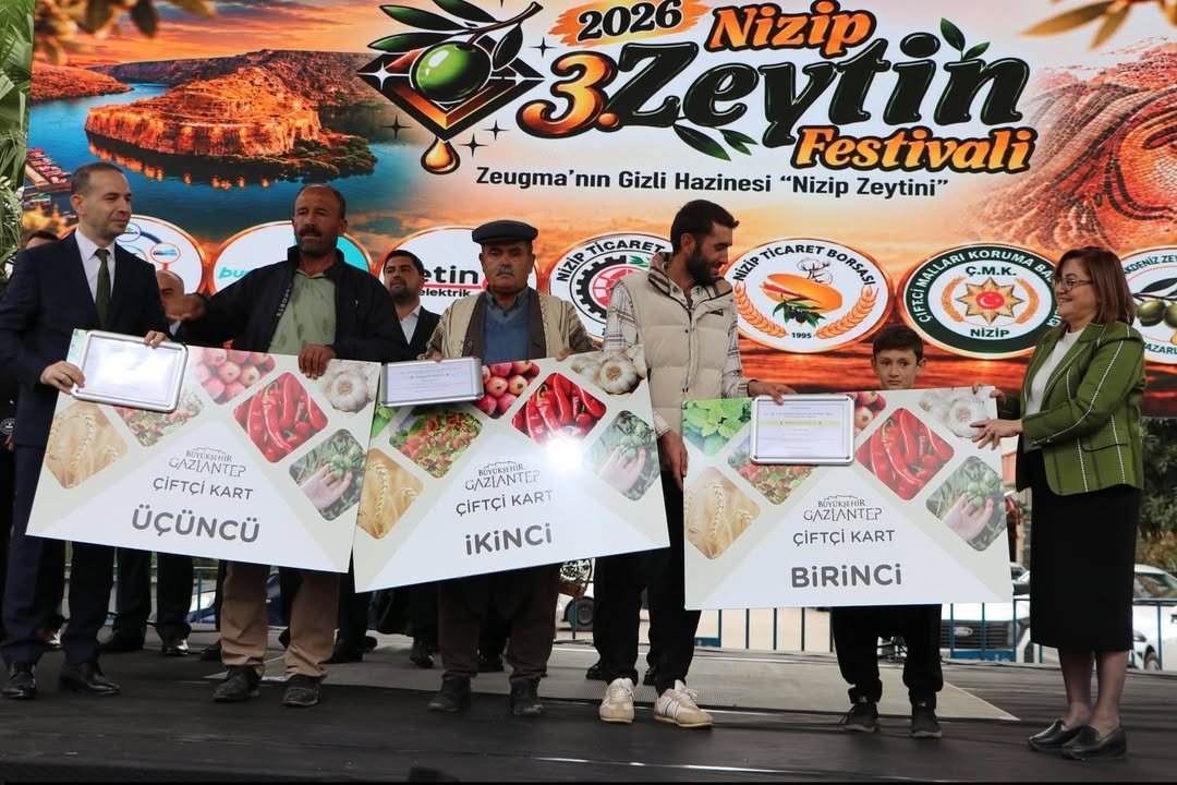 NİZİP ZEYTİN FESTİVALİ COŞKULU TÖRENLE AÇILDI: PROTOKOLDEN YOĞUN KATILIM!