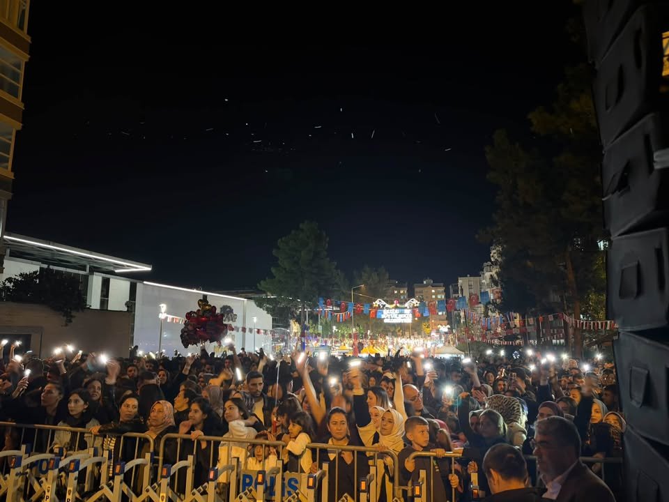 3. NİZİP ZEYTİN FESTİVALİ’NDE GRUP AYNA RÜZGÂRI ESTİ!