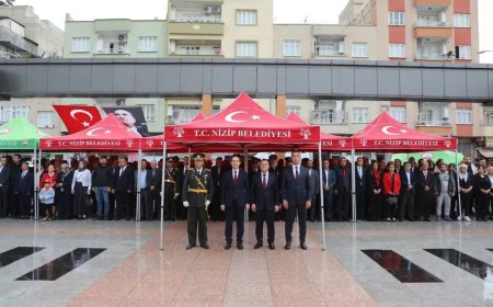 NİZİP’TE 29 EKİM CUMHURİYET BAYRAMI KUTLAMALARI ÇELENK TÖRENİYLE BAŞLADI