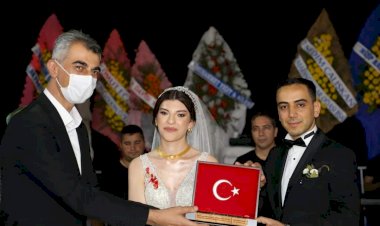 Sağır, ailesinin mutlu günü