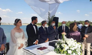 Başeğmez, ailesinin mutlu günü