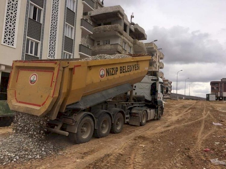 Fırat Mahallesi'nde malzeme serim çalışması yapıldı